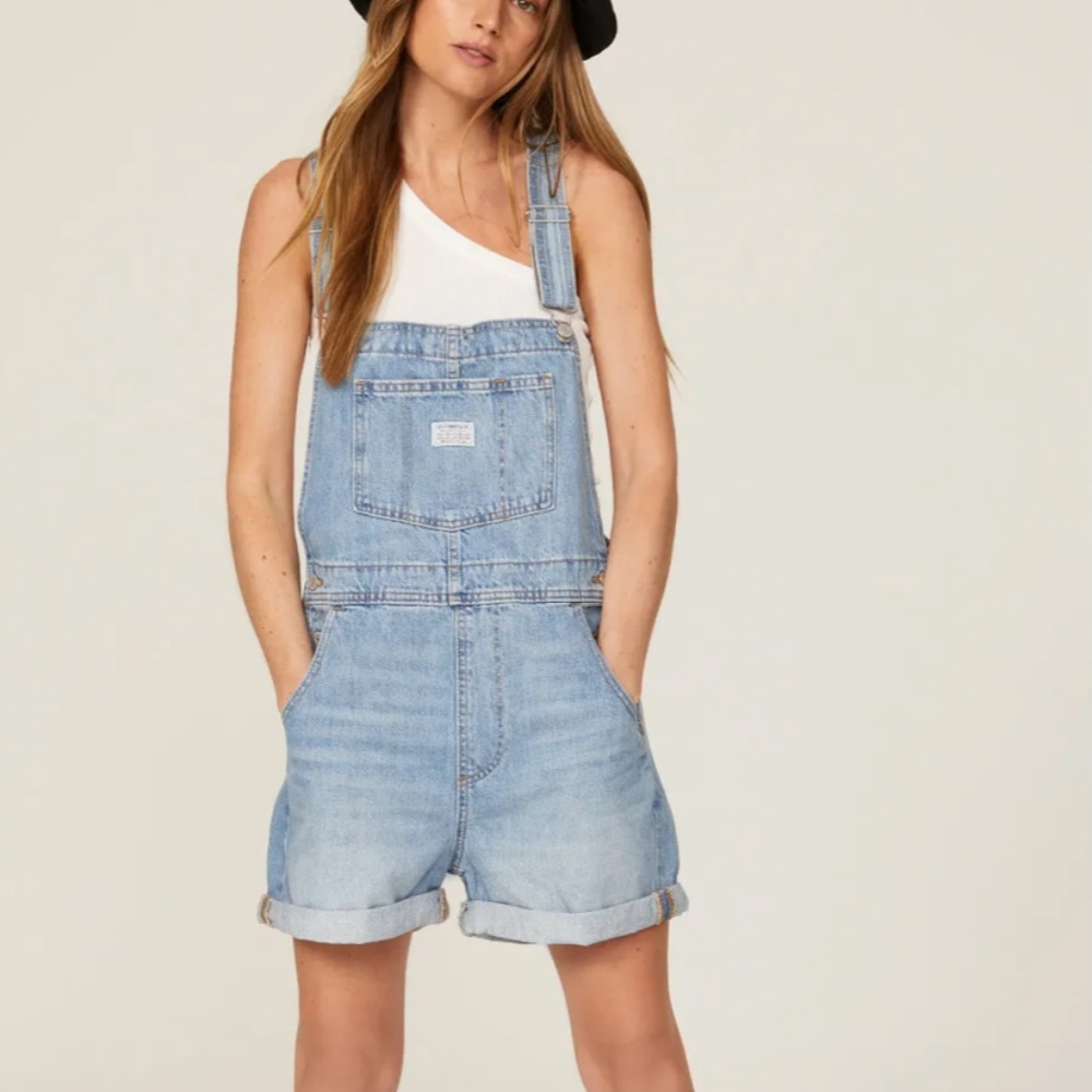 Levi's Women's Denim Shortalls Classic Blue Shorts Overalls M
